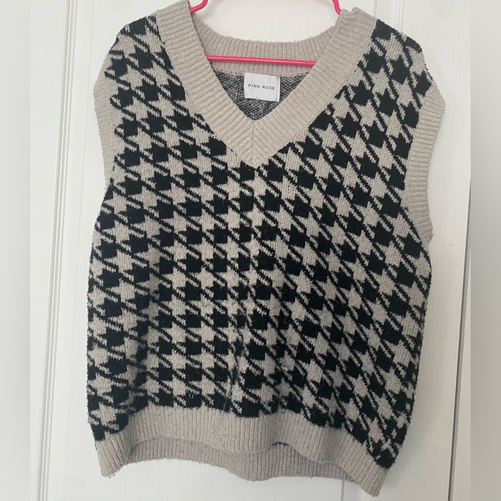 PINK ROSE BLACK AND BEIGE SWEATER VEST